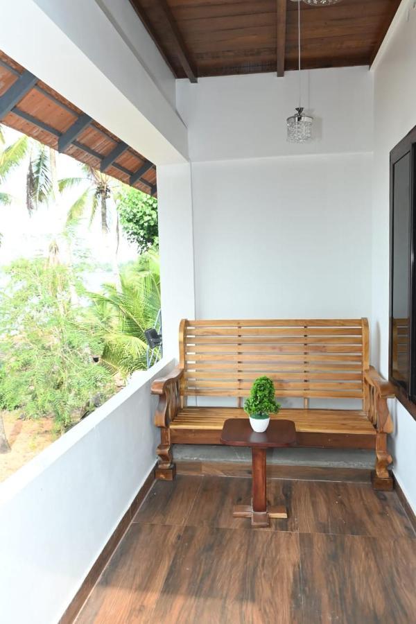 Kayalvarath Paradise Apartment Mundrothuruth Екстериор снимка