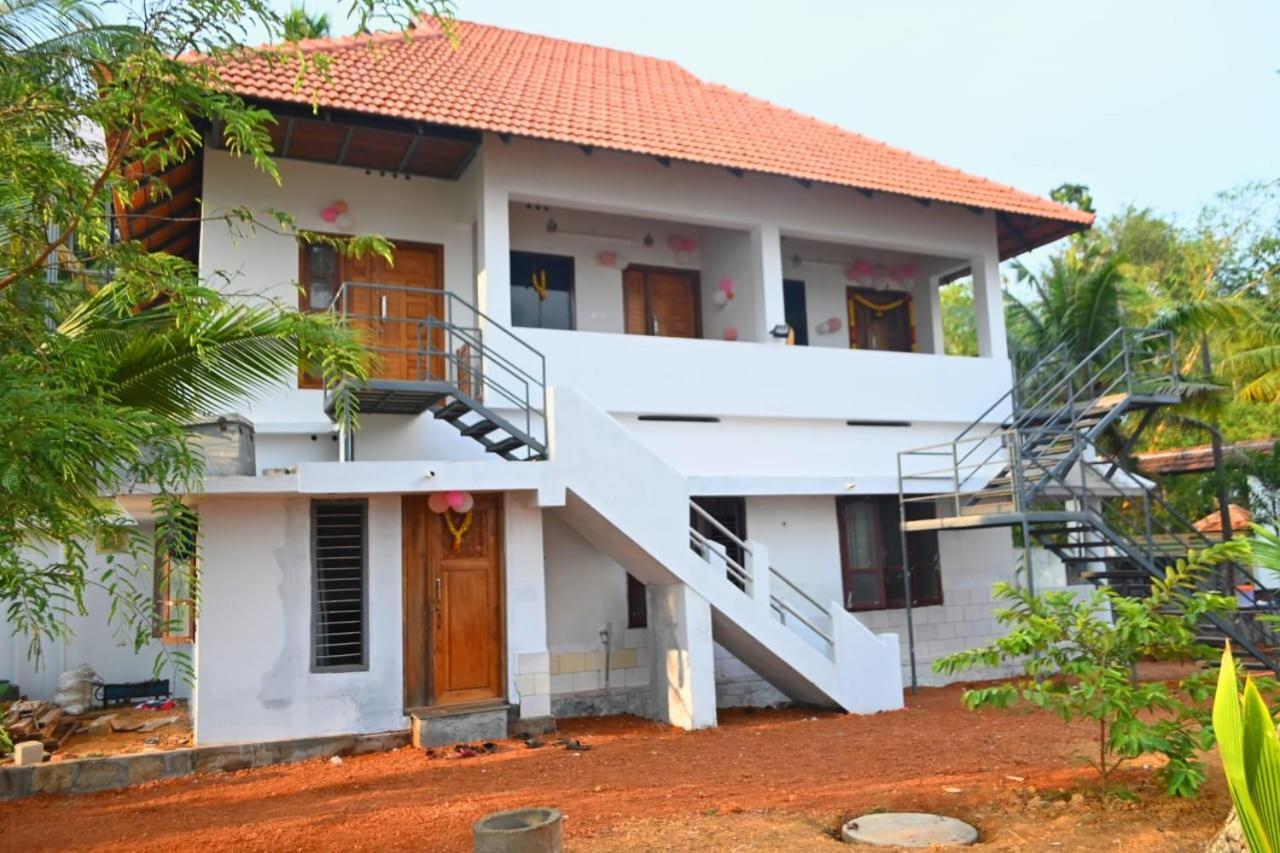 Kayalvarath Paradise Apartment Mundrothuruth Екстериор снимка
