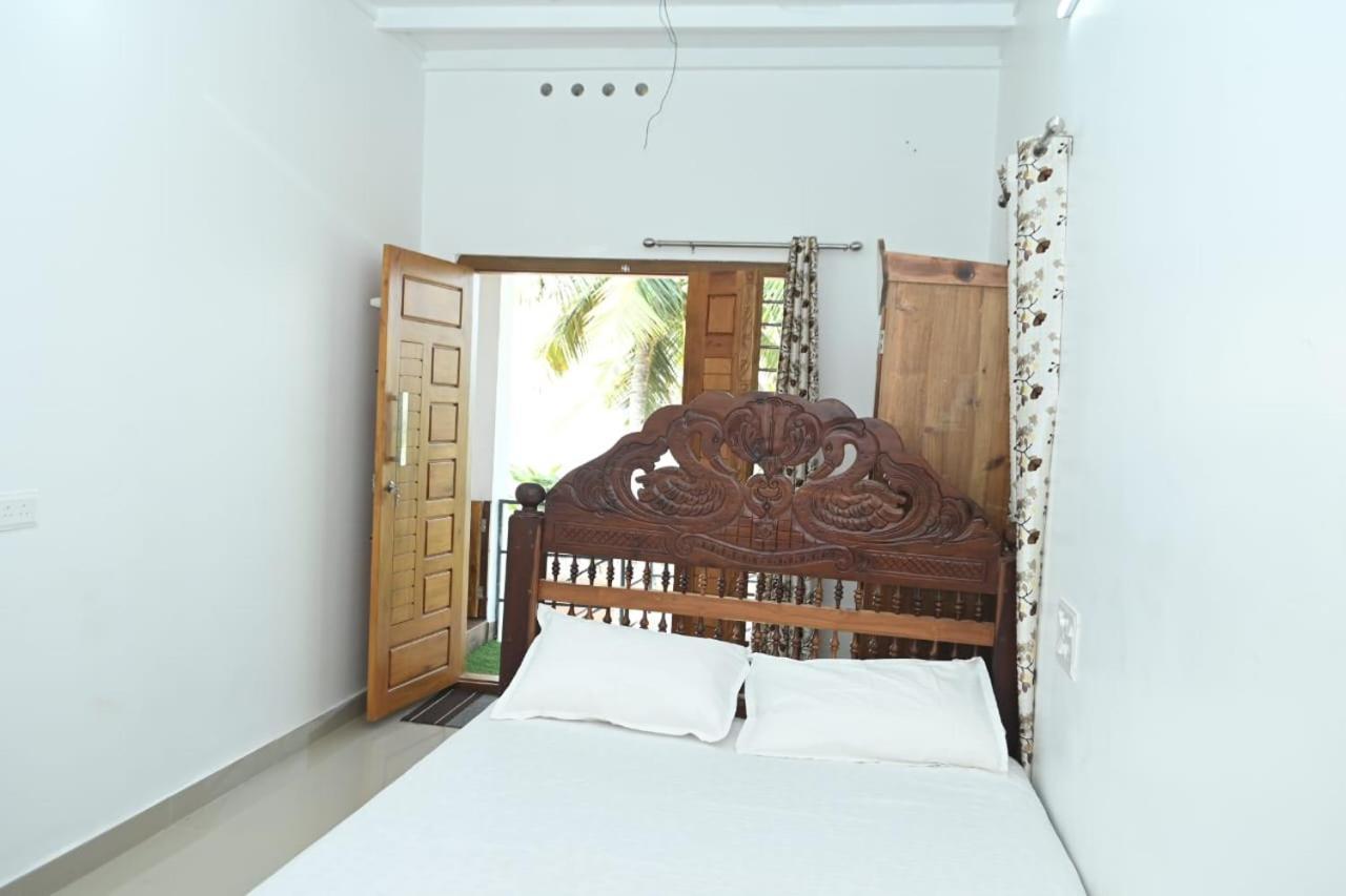 Kayalvarath Paradise Apartment Mundrothuruth Екстериор снимка